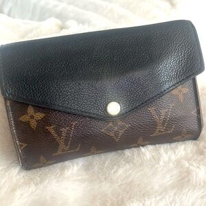 Louis Vuitton Wallet Guaranteed 100% authentic ~Poshmark ambassador☀️